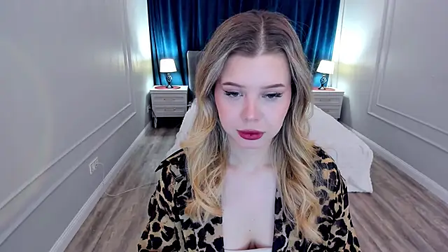 Snapshot of FollowLovee chatting on January 17, 2026, 3:32 am FollowLovee online show from January 17, 2026, 3:32 am