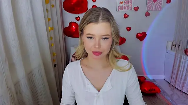 Snapshot of FollowLovee chatting on January 31, 2026, 8:07 pm FollowLovee online show from January 31, 2026, 8:07 pm