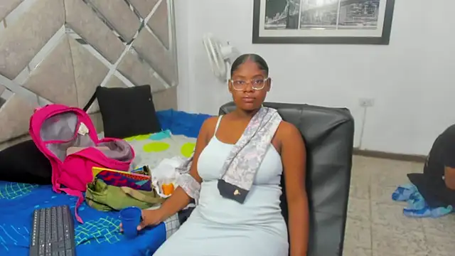 EvaxEmma online show from January 14, 2026, 1:59 pm