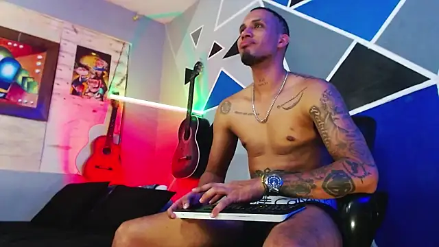 MagnusFrost online show from November 19, 2025, 6:02 am