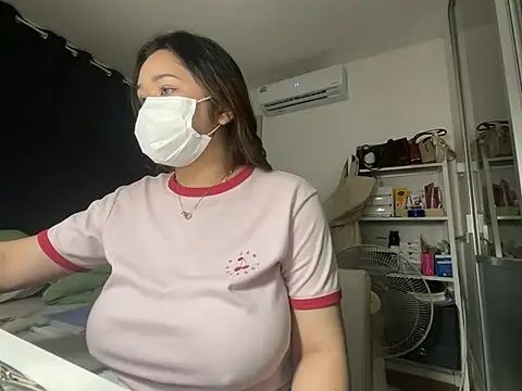 iamMalixxx online show from January 5, 2025, 2:08 pm