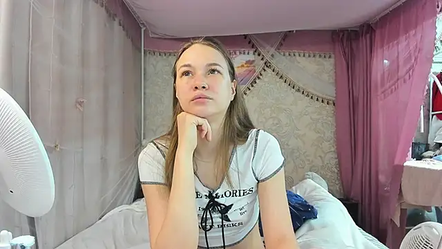 leila bambi  online show from April 9, 2026, 9:54 pm