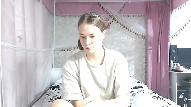 leila bambi  online show from November 21, 2025, 11:53 am