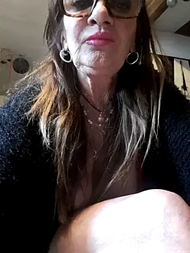 gildamilf online show from November 29, 2025, 3:12 pm