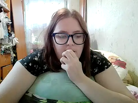 DesireMelissa online show from December 3, 2025, 10:47 am