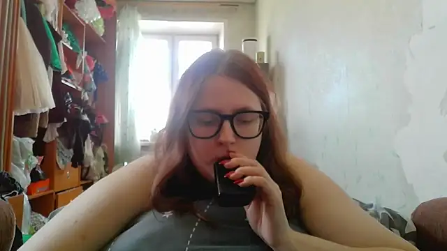 Snapshot of DesireMelissa chatting on May 4, 2026, 7:33 am DesireMelissa online show from May 4, 2026, 7:33 am