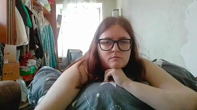 Snapshot of DesireMelissa chatting on April 18, 2026, 8:27 am DesireMelissa online show from April 18, 2026, 8:27 am