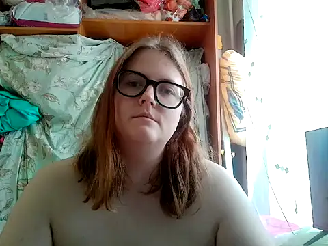 Snapshot of DesireMelissa chatting on July 10, 2026, 6:35 am DesireMelissa online show from July 10, 2026, 6:35 am