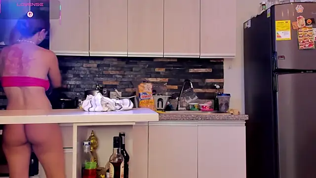 Snapshot of Amypond__ chatting on January 17, 2026, 4:27 am Amypond online show from January 17, 2026, 4:27 am