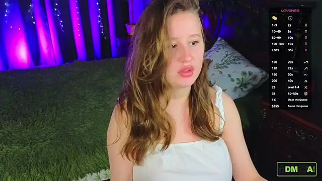 Snapshot of SquirtBabee chatting on November 22, 2025, 7:35 pm SquirtBabee online show from November 22, 2025, 7:35 pm