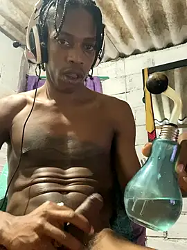 Snapshot of Larry-n-clouds chatting on November 24, 2025, 3:28 am Larry-n-clouds online show from November 24, 2025, 3:28 am