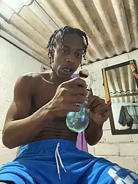 Snapshot of Larry-n-clouds chatting on November 22, 2025, 3:05 am Larry-n-clouds online show from November 22, 2025, 3:05 am