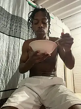 Snapshot of Larry-n-clouds chatting on December 15, 2025, 10:43 am Larry-n-clouds online show from December 15, 2025, 10:43 am