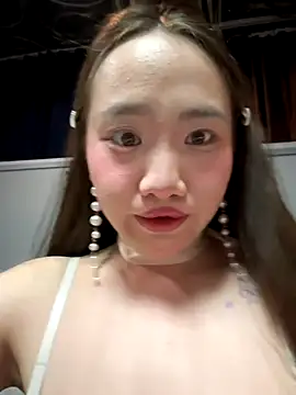 Asianpie  online show from December 2, 2025, 11:17 pm