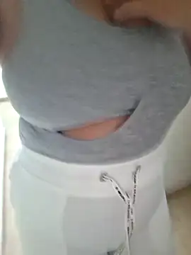 Snapshot of Rozittaa chatting on November 14, 2025, 3:37 pm Rozittaa online show from November 14, 2025, 3:37 pm