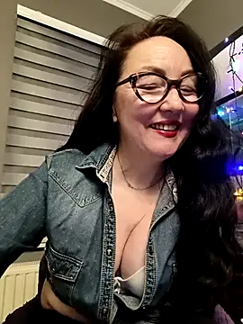 Snapshot of CamilleDesire chatting on February 5, 2026, 5:09 pm CamilleDesire online show from February 5, 2026, 5:09 pm