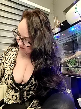 Snapshot of CamilleDesire chatting on January 18, 2026, 5:05 pm CamilleDesire online show from January 18, 2026, 5:05 pm