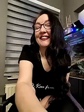 Snapshot of CamilleDesire chatting on December 17, 2025, 5:29 pm CamilleDesire online show from December 17, 2025, 5:29 pm