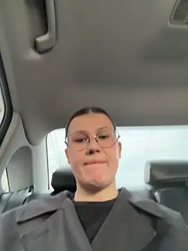 RinaCat online show from April 21, 2026, 5:25 am