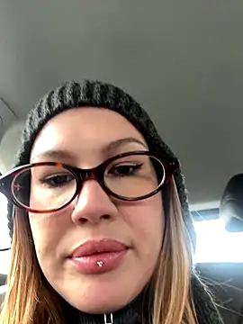 RinaCat online show from October 6, 2025, 4:57 am