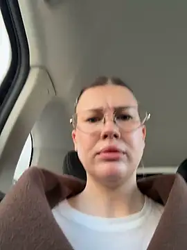 RinaCat online show from March 31, 2026, 5:20 am