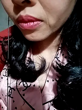 Hana love20 online show from December 15, 2025, 1:39 pm