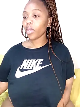 Snapshot of IceBellaCane313 chatting on February 7, 2026, 4:20 am IceBellaCane313 online show from February 7, 2026, 4:20 am