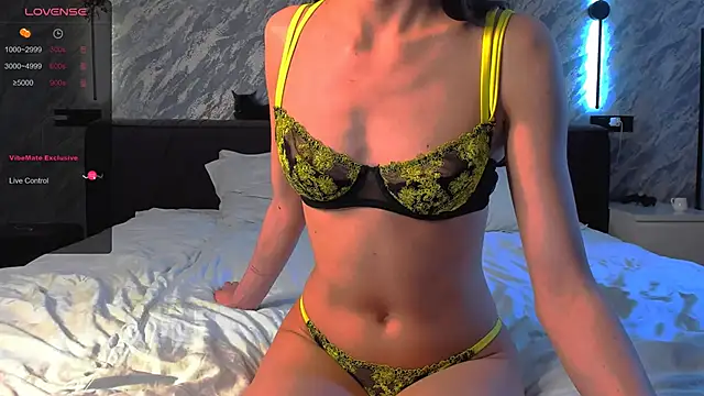 laflamebella online show from February 12, 2025, 4:33 am