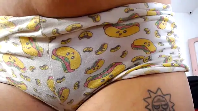 Sweettei online show from October 18, 2025, 11:12 am