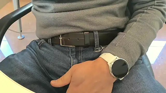 Snapshot of alessandroman2114 chatting on January 7, 2026, 11:48 am alessandroman2114 online show from January 7, 2026, 11:48 am