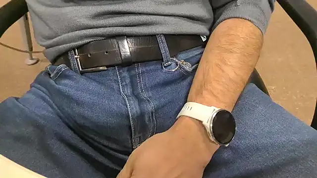 Snapshot of alessandroman2114 chatting on January 8, 2026, 5:30 pm alessandroman2114 online show from January 8, 2026, 5:30 pm