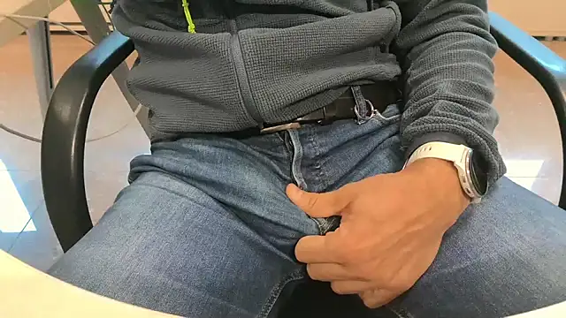 alessandroman2114 online show from October 23, 2025, 10:36 am