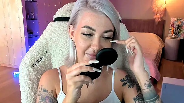 tykioty Miley online show from October 25, 2025, 11:31 am