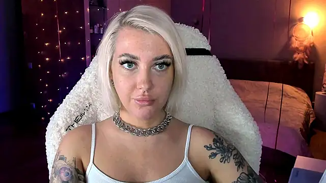 tykioty Miley online show from February 28, 2025, 3:59 pm