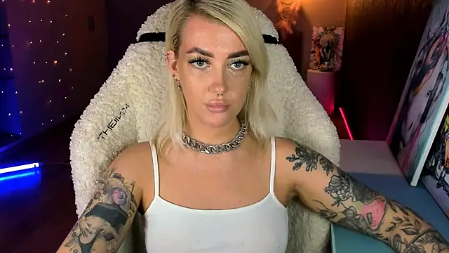 Snapshot of tykioty_Miley chatting on June 20, 2026, 11:37 am tykioty Miley online show from June 20, 2026, 11:37 am