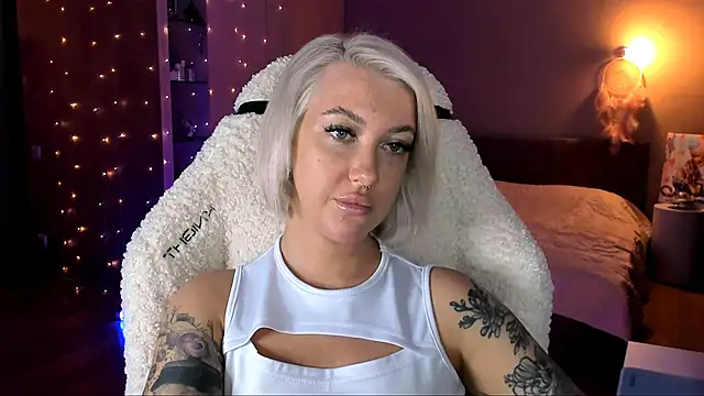 tykioty Miley online show from January 28, 2025, 3:46 pm