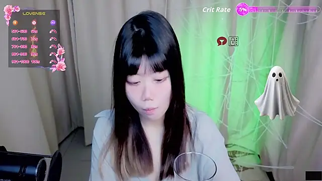 Snapshot of CryKuro_ chatting on November 2, 2025, 3:06 pm CryKuro online show from November 2, 2025, 3:06 pm