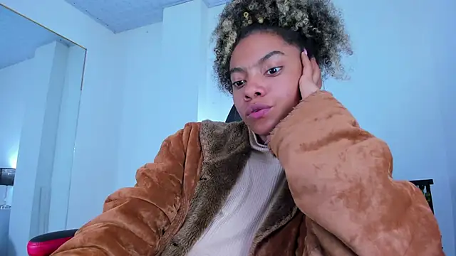 Snapshot of stacie__rouse chatting on February 11, 2025, 4:33 am stacie rouse online show from February 11, 2025, 4:33 am