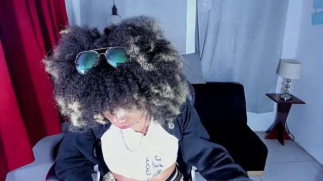 Snapshot of stacie__rouse chatting on February 18, 2025, 9:54 am stacie rouse online show from February 18, 2025, 9:54 am
