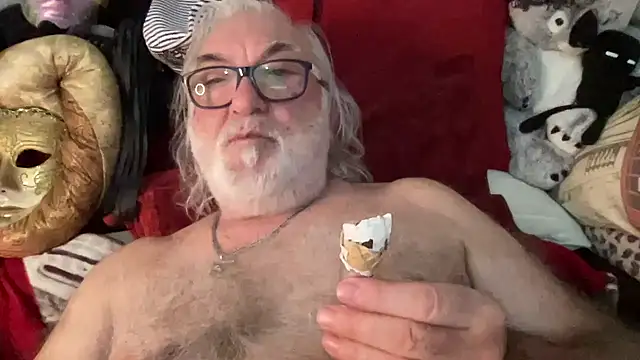 EroticVenetian online show from April 7, 2026, 10:22 pm