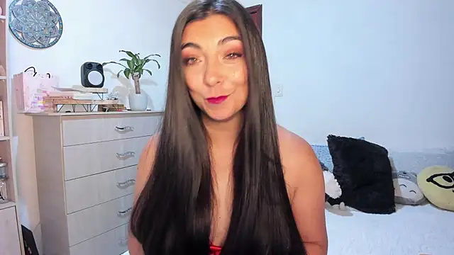 Snapshot of Karla_hernandez_ chatting on July 10, 2026, 10:48 am Karla hernandez online show from July 10, 2026, 10:48 am