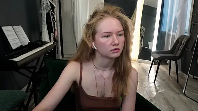 Alexandra Demore online show from June 24, 2026, 7:22 pm