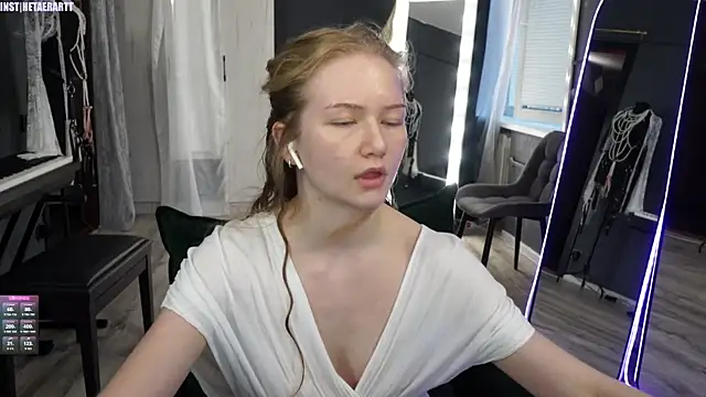 Alexandra Demore online show from June 15, 2026, 7:46 pm