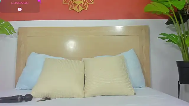 Snapshot of lili_cardenas_ chatting on April 1, 2026, 2:35 am lili cardenas online show from April 1, 2026, 2:35 am