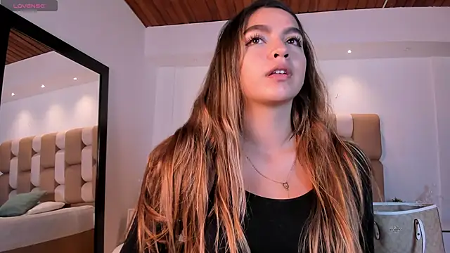 ambarcarterr online show from September 12, 2025, 2:28 pm