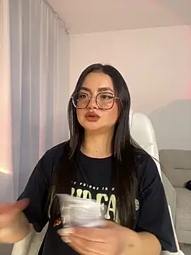 Snapshot of montmariana chatting on February 17, 2025, 11:33 pm montmariana online show from February 17, 2025, 11:33 pm