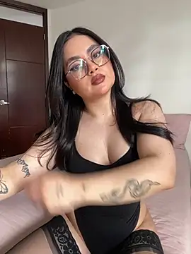 Snapshot of montmariana chatting on June 18, 2026, 7:19 pm montmariana online show from June 18, 2026, 7:19 pm