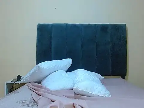 Snapshot of curvycloe1 chatting on January 16, 2026, 3:54 am curvycloe1 online show from January 16, 2026, 3:54 am