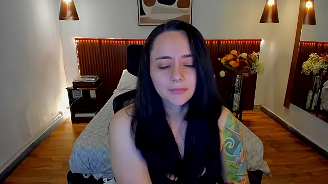 KatherineBond online show from May 4, 2026, 9:17 pm