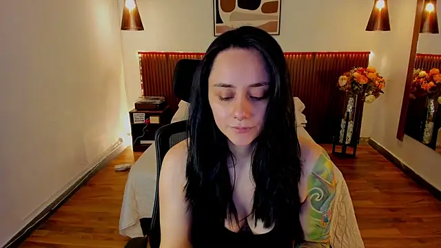 Snapshot of KatherineBond chatting on July 18, 2026, 6:16 pm KatherineBond online show from July 18, 2026, 6:16 pm